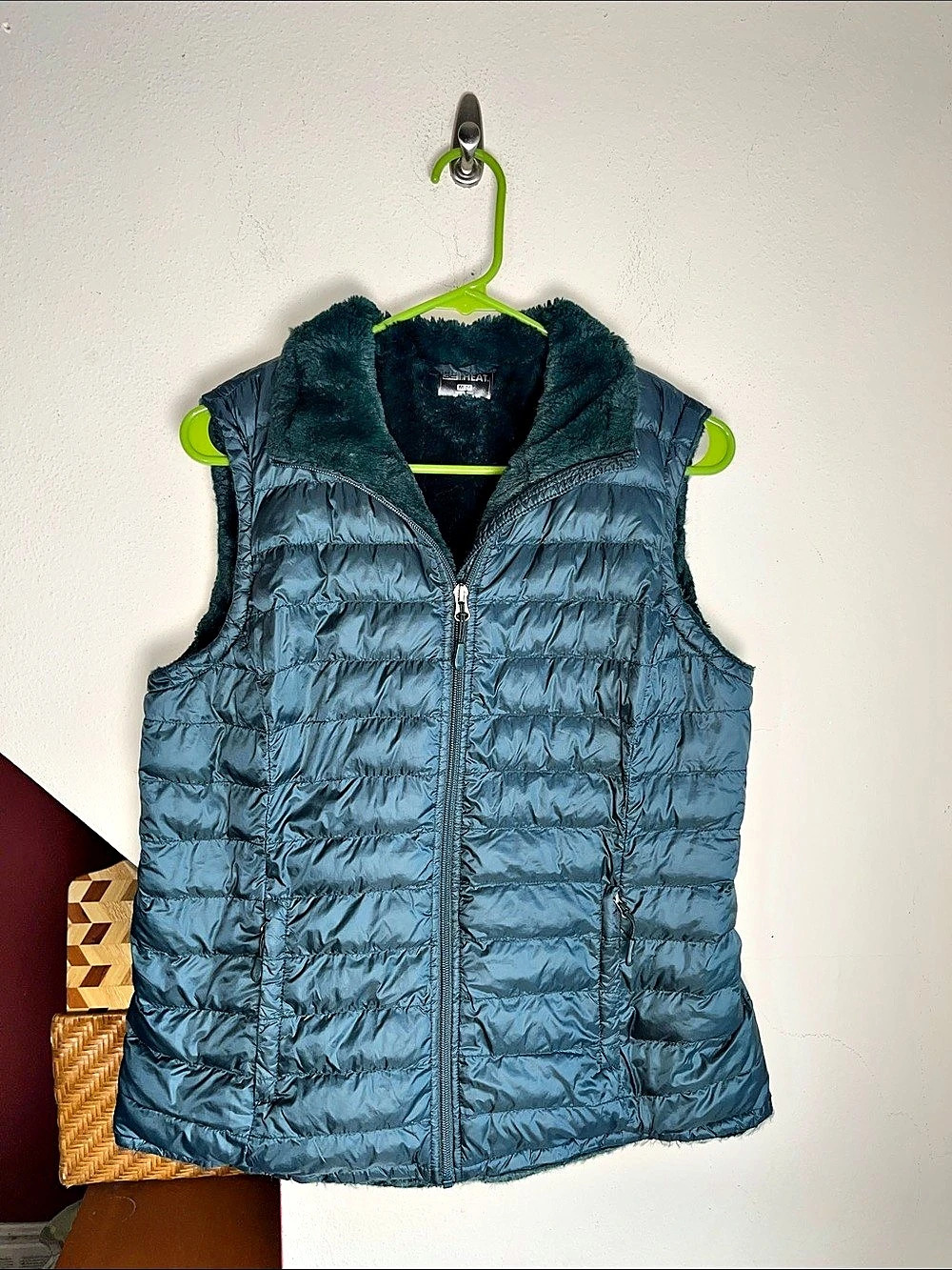 32 Degrees Women's Lightweight Forest Green Blue Faux Fur Lined Puffer Vest M